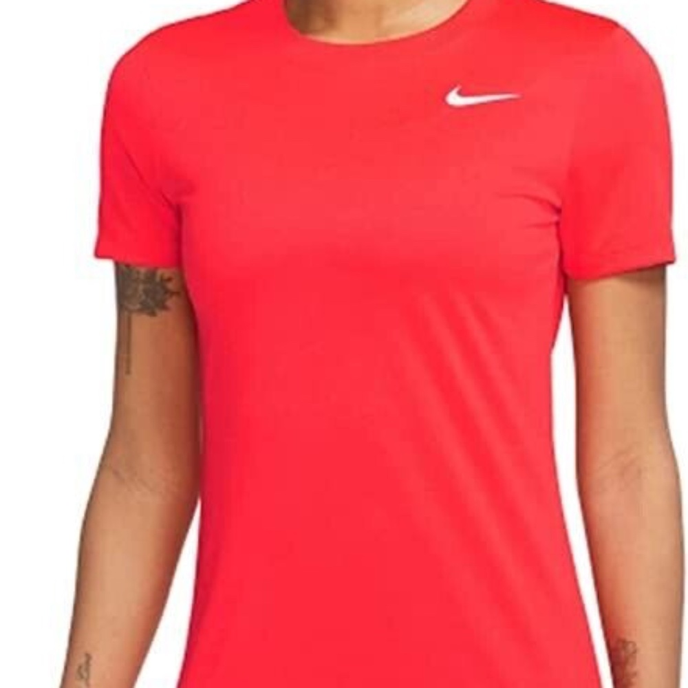 New Nike Women's Dry Fit Legend T Shirt Tee Red Relaxed Fit Crew Neck Medium - Picture 1 of 3